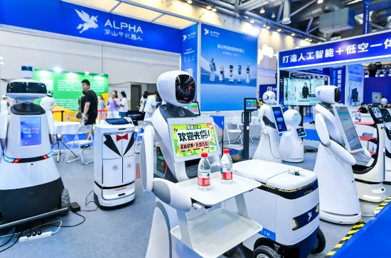 穿山甲机器人闪耀2025人工智能产品应用...