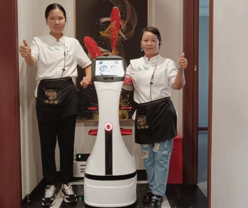 穿山甲餐宝送餐机器人，为苏州太仓娄湘荟酒楼增添科技...