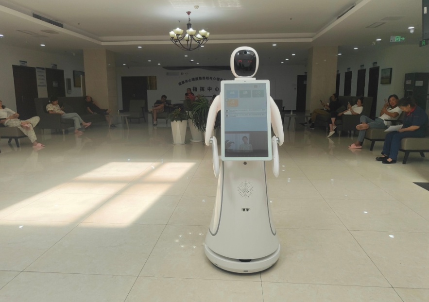 智能温情，艾米迎宾机器人引领未来医疗新体验