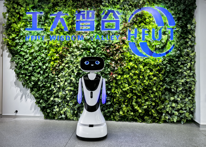 携手工大智谷，小鱼机器人引领AI教育新纪元