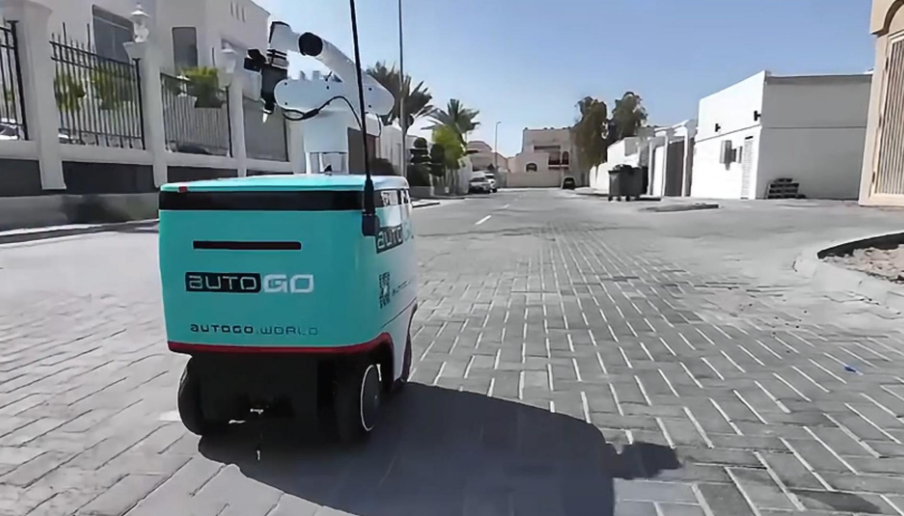 飞毛腿室内外配送机器人登陆迪拜，如今它正穿梭在迪拜...